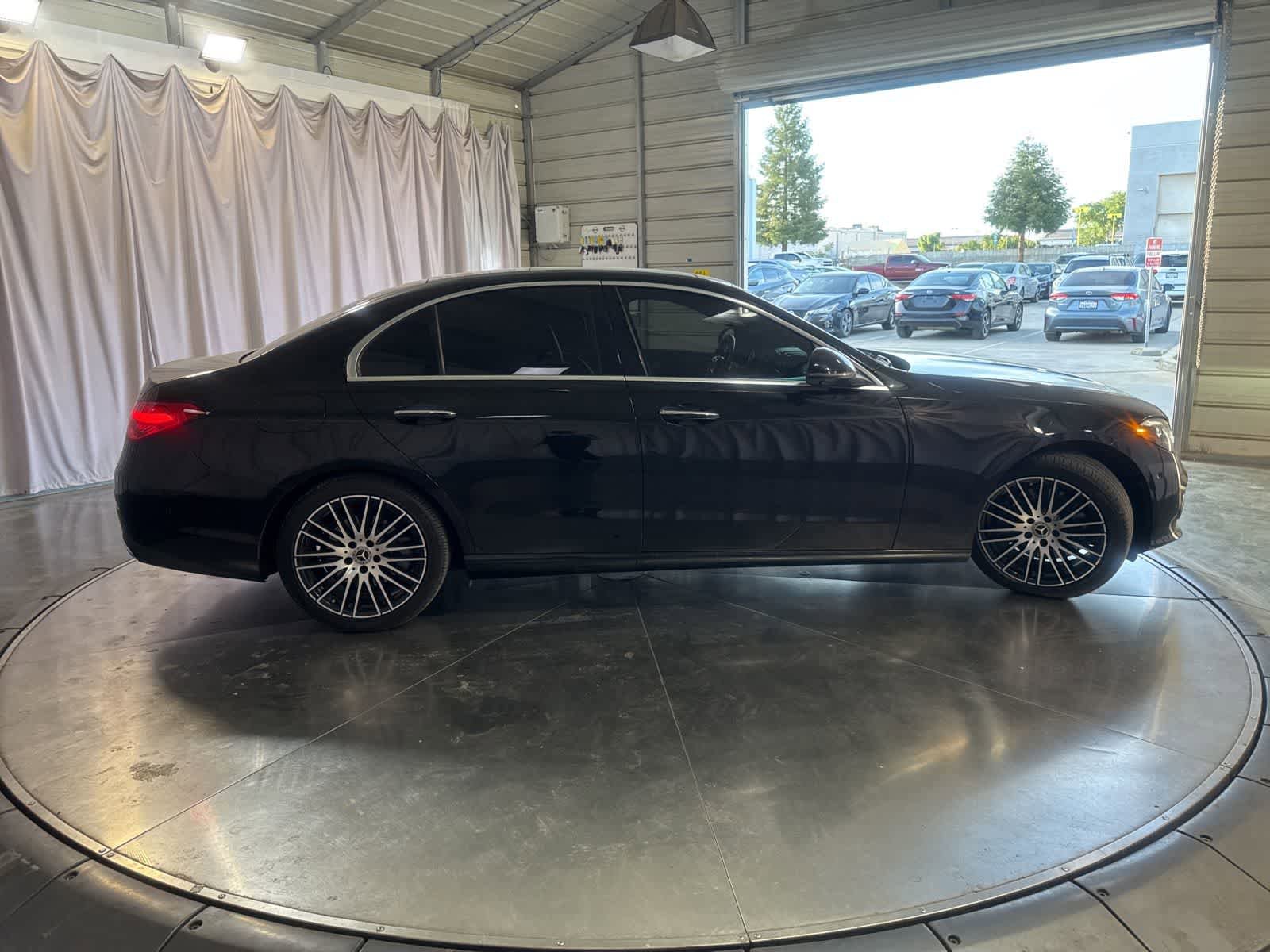 Used 2022 Mercedes-Benz C 300 Sedan image 4