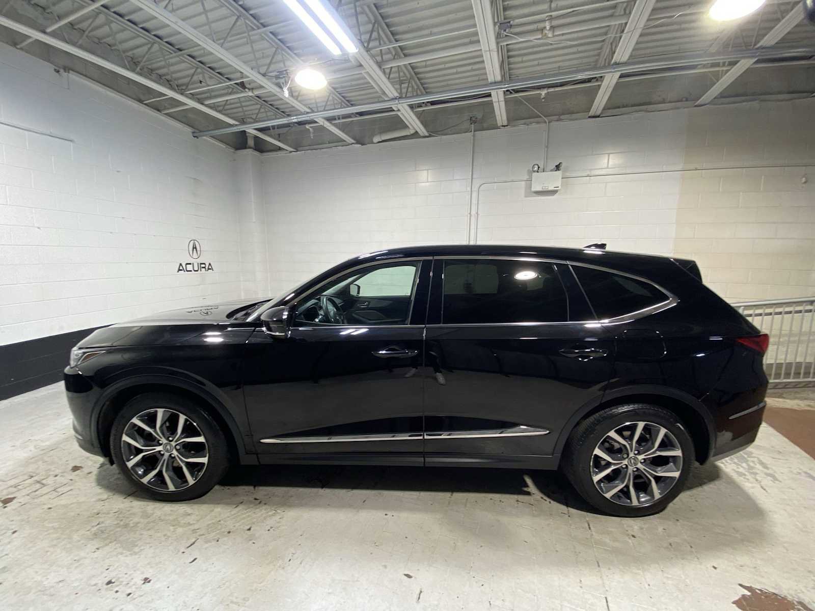 Certified 2024 Acura MDX SH-AWD w/ Technology Package image 3