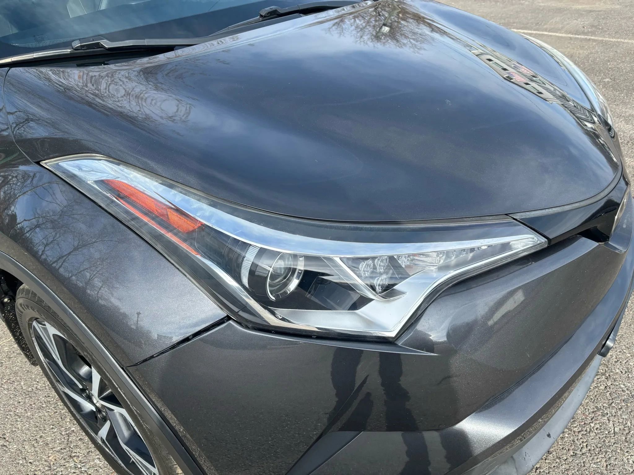 Used 2018 Toyota C-HR XLE image 4