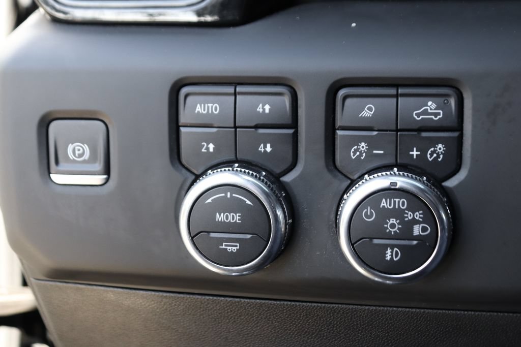 Used 2024 GMC Sierra 1500 AT4 w/ Technology Package AWD/4WD image 22