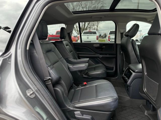 Used 2025 Lincoln Aviator AWD image 15