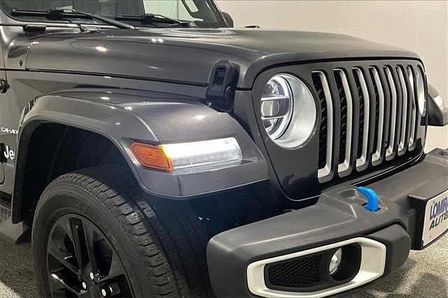 Used 2022 Jeep Wrangler Unlimited Sahara w/ Cold Weather Group image 32