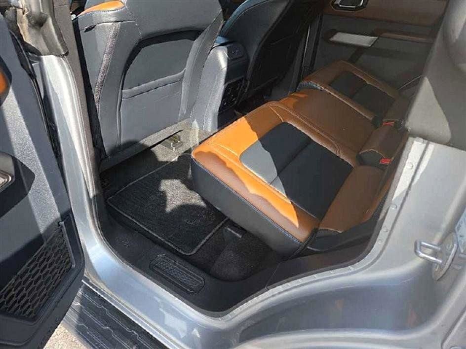 Used 2023 Ford Bronco Outer Banks image 8