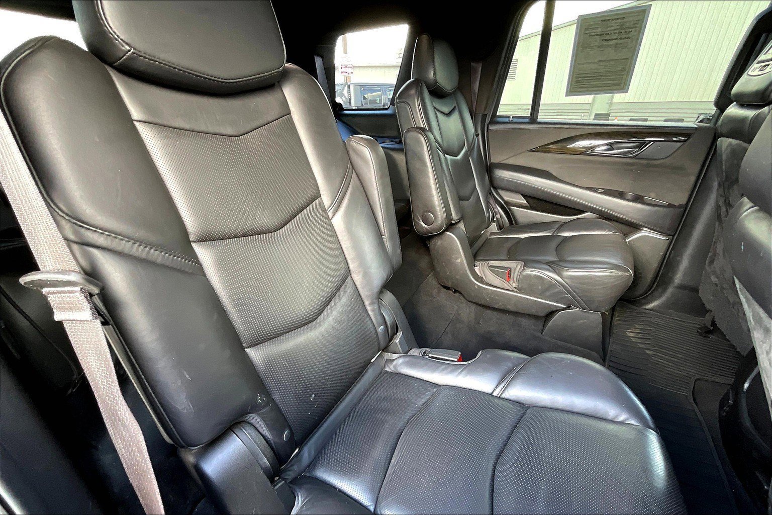 Used 2017 Cadillac Escalade Platinum image 25