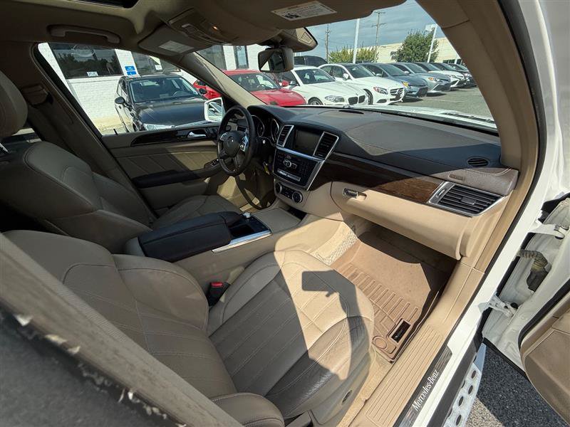 Used 2015 Mercedes-Benz GL 450 4MATIC image 32