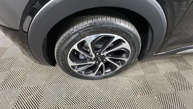 Used 2022 Chevrolet Bolt EUV Premier w/ Sun & Sound Package FWD image 10
