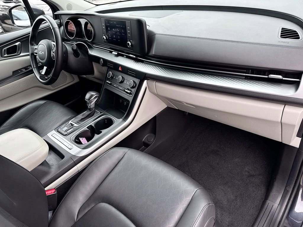 Used 2023 Kia Carnival LX image 37
