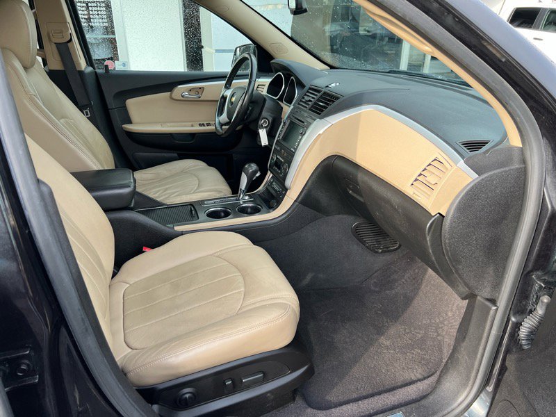 Used 2010 Chevrolet Traverse LTZ image 8