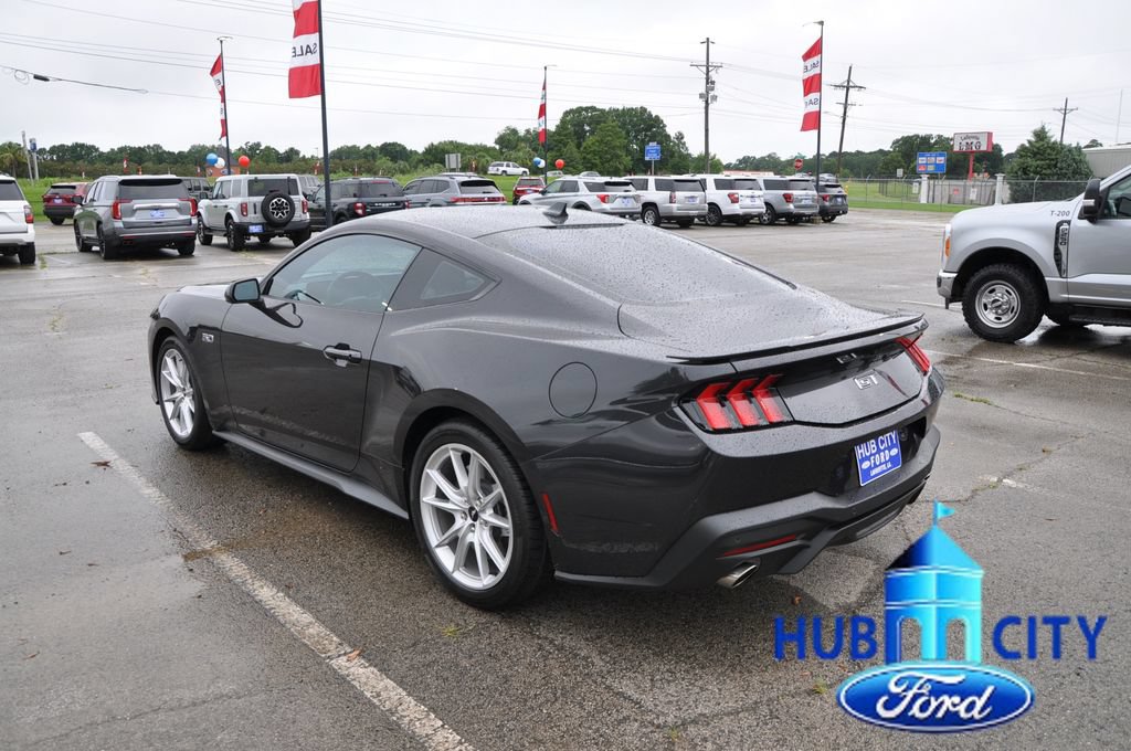Used 2024 Ford Mustang GT Premium RWD image 3