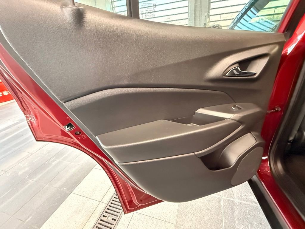 Used 2024 Chevrolet Trax RS w/ Driver Confidence Package image 36