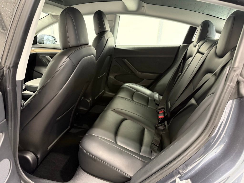 Used 2021 Tesla Model 3 Performance image 17