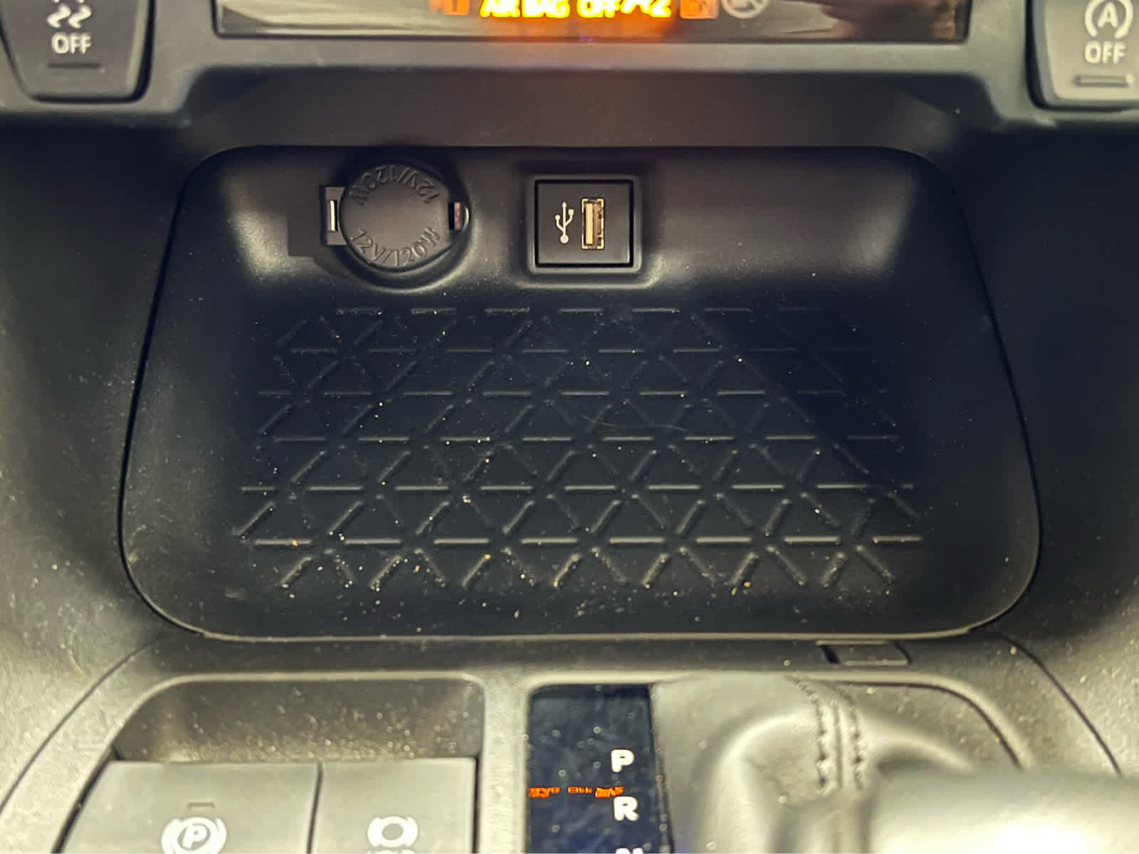 Used 2024 Toyota RAV4 LE AWD/4WD image 17
