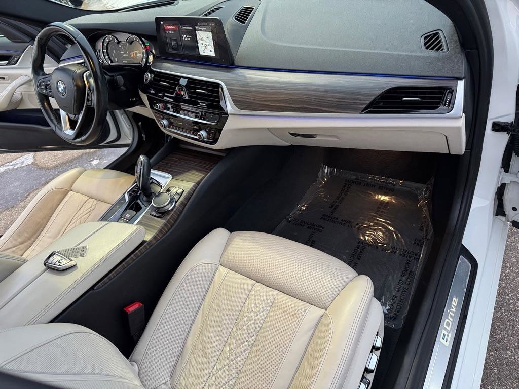 Used 2018 BMW 530e xDrive AWD/4WD image 32