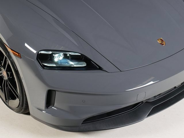 New 2026 Porsche Taycan RWD image 33