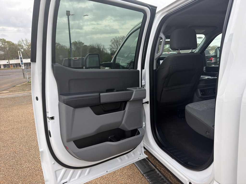 Used 2024 Ford F250 XLT w/ FX4 Off-Road Package image 25