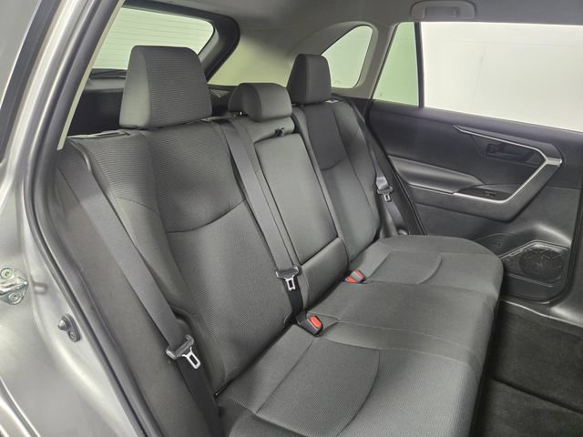 Used 2022 Toyota RAV4 LE AWD/4WD image 15