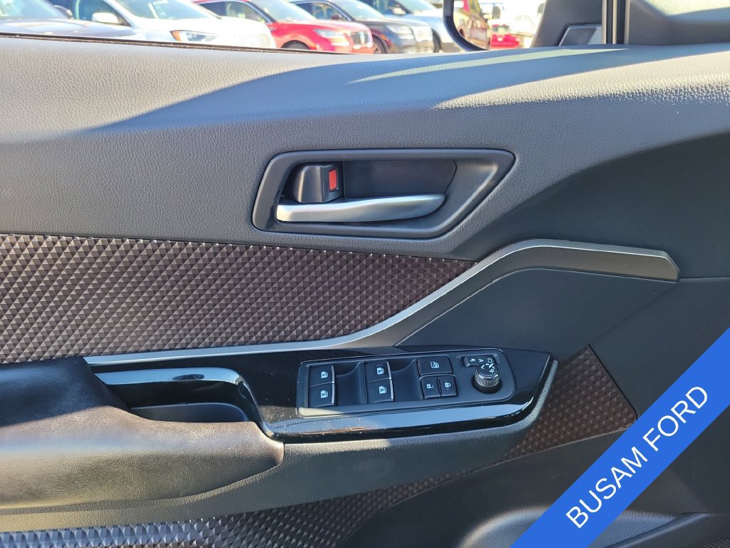 Used 2019 Toyota C-HR Limited FWD image 14