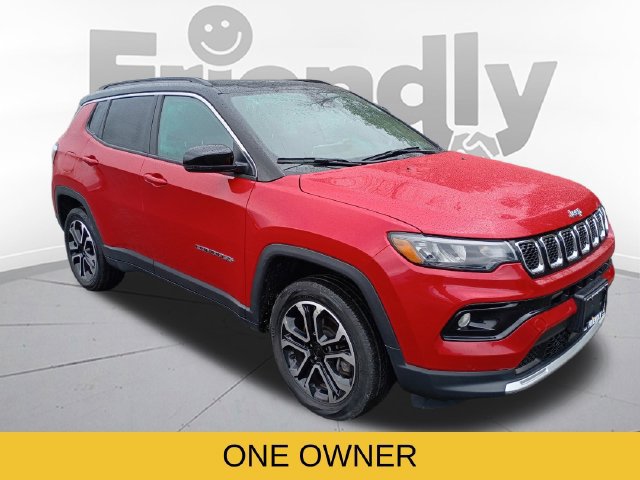 Used 2023 Jeep Compass Limited w/ Sun and Sound Group AWD/4WD image 3