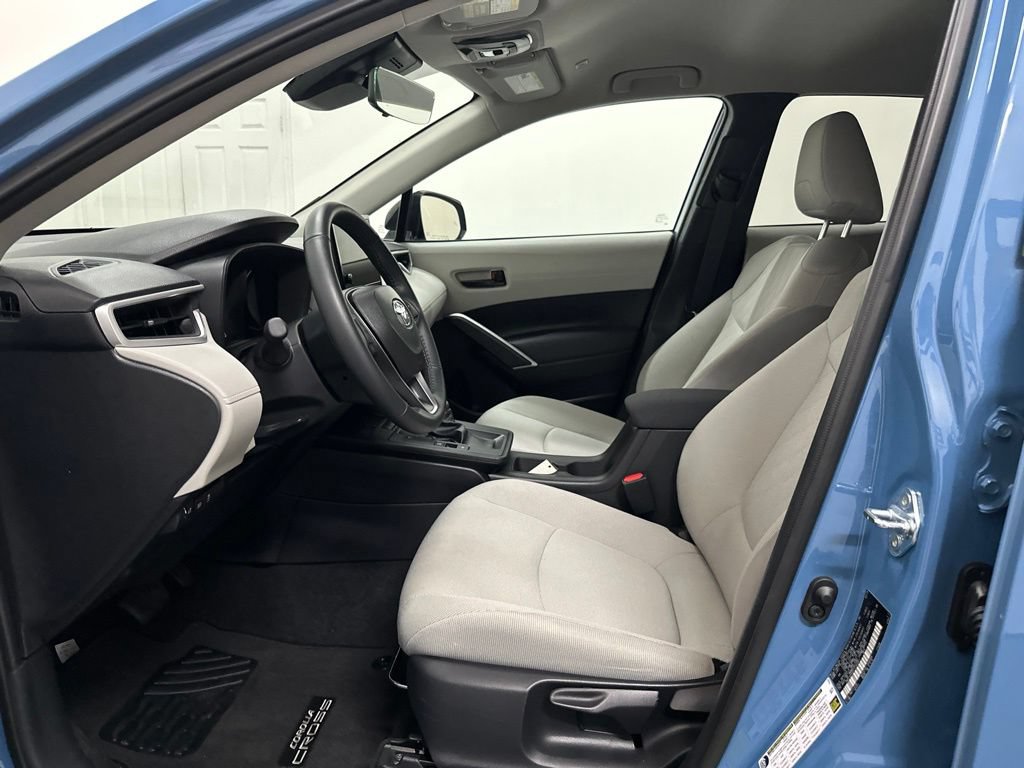 Used 2026 Toyota Corolla Cross LE FWD image 27