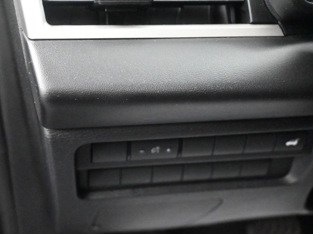 Used 2024 Mitsubishi Outlander SE image 27