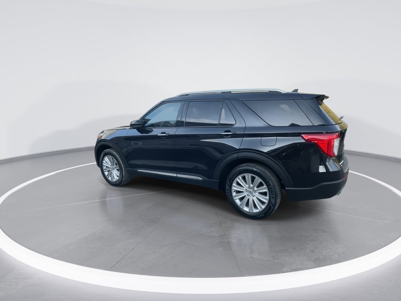 Used 2021 Ford Explorer Limited w/ Hybrid Equipment Group 310A AWD/4WD image 12