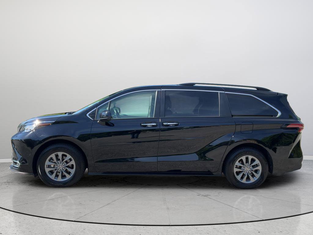 Used 2022 Toyota Sienna XLE FWD image 10