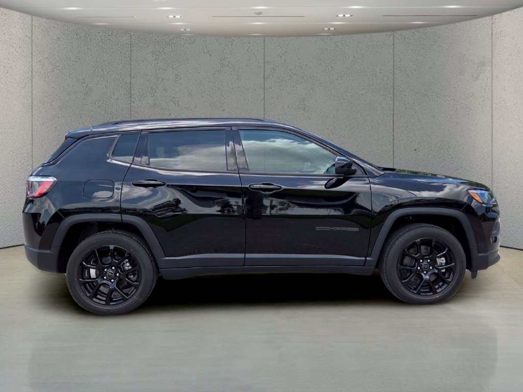 New 2026 Jeep Compass Latitude AWD/4WD image 2
