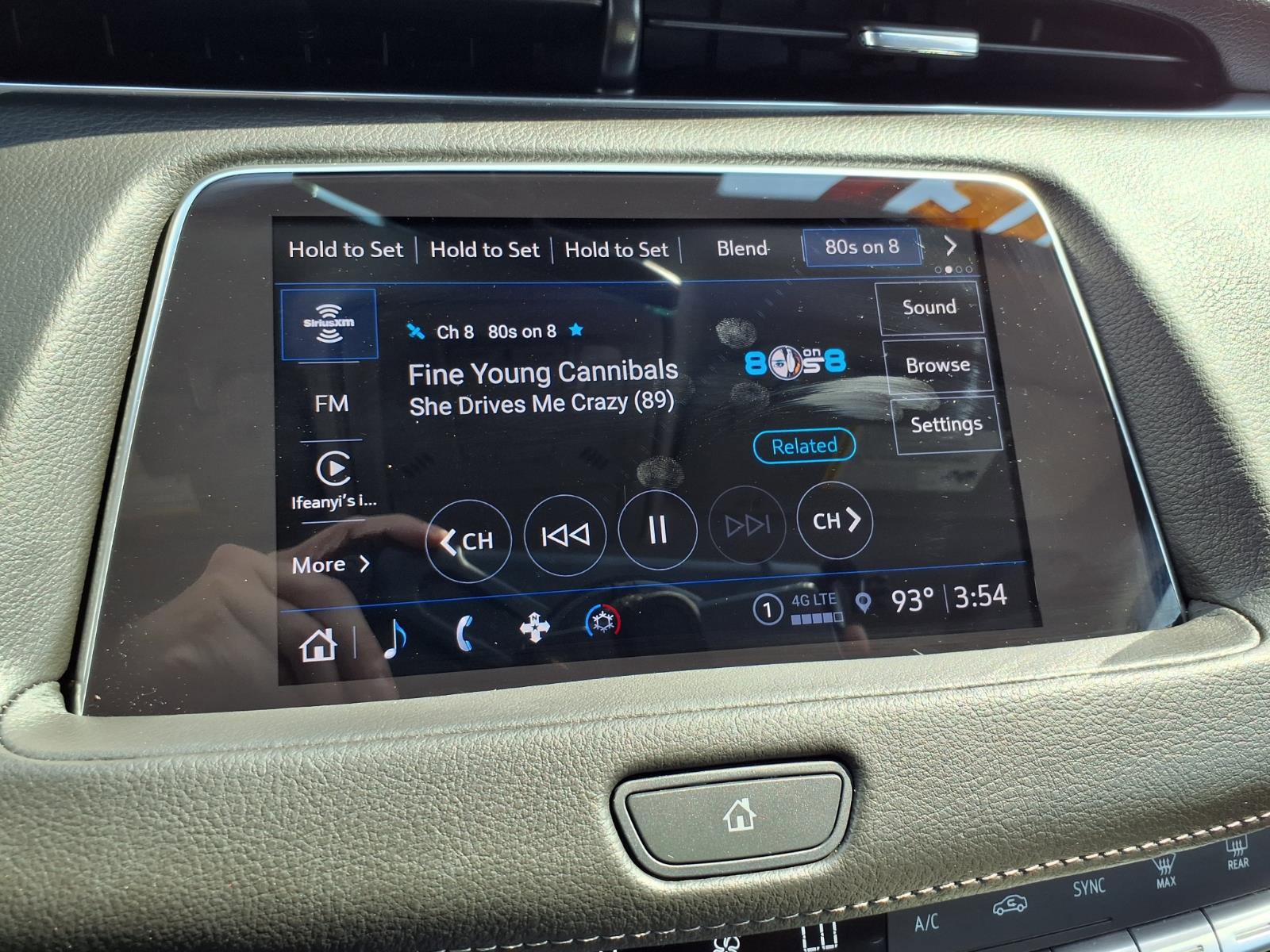Used 2023 Cadillac XT4 Luxury FWD image 6