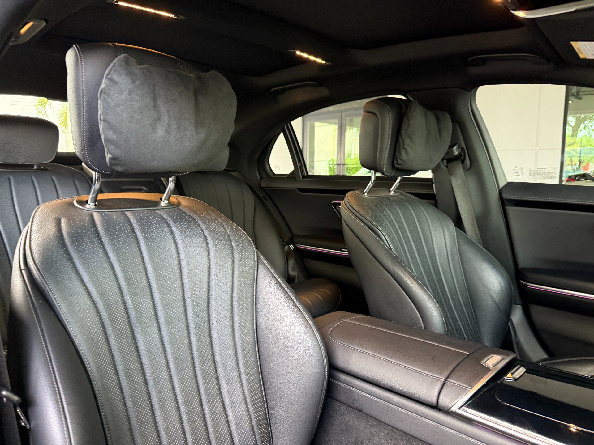 Used 2022 Mercedes-Benz S 500 4MATIC w/ AMG Line Package image 27