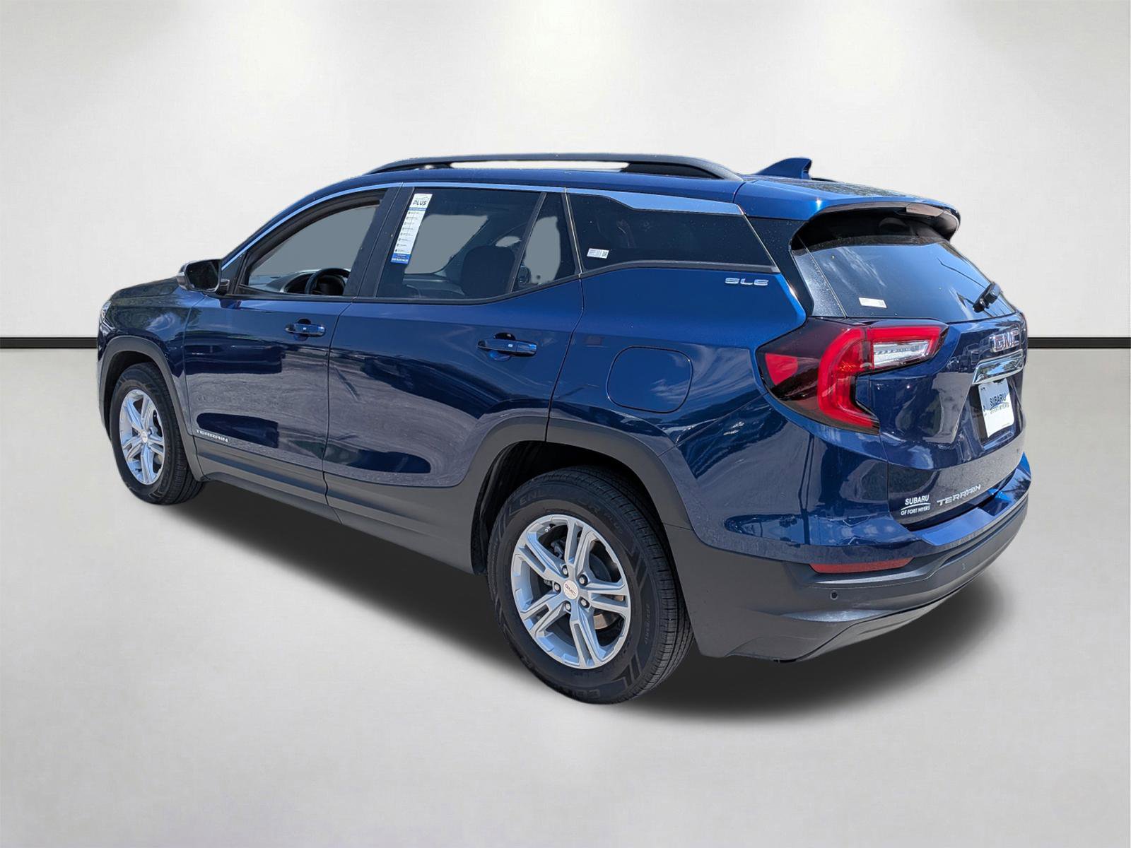Used 2022 GMC Terrain SLE w/ Driver Convenience Package FWD image 6