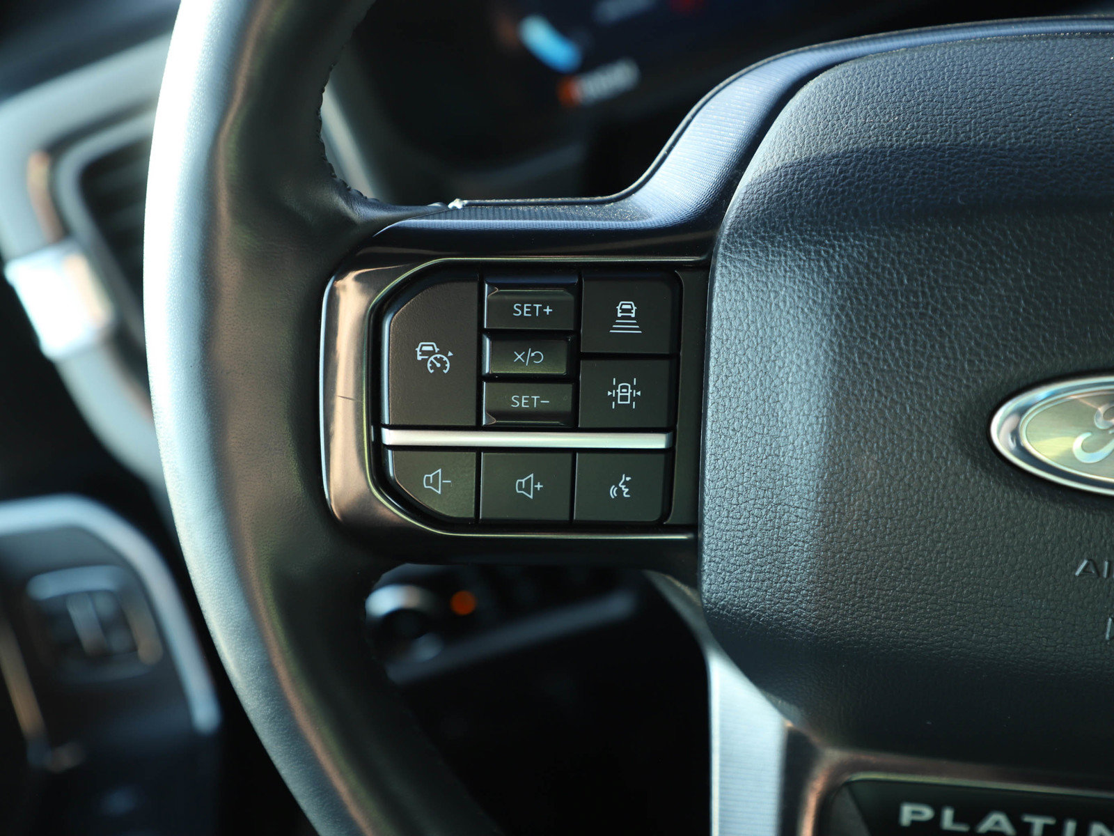 Used 2025 Ford F350 Platinum AWD/4WD image 19