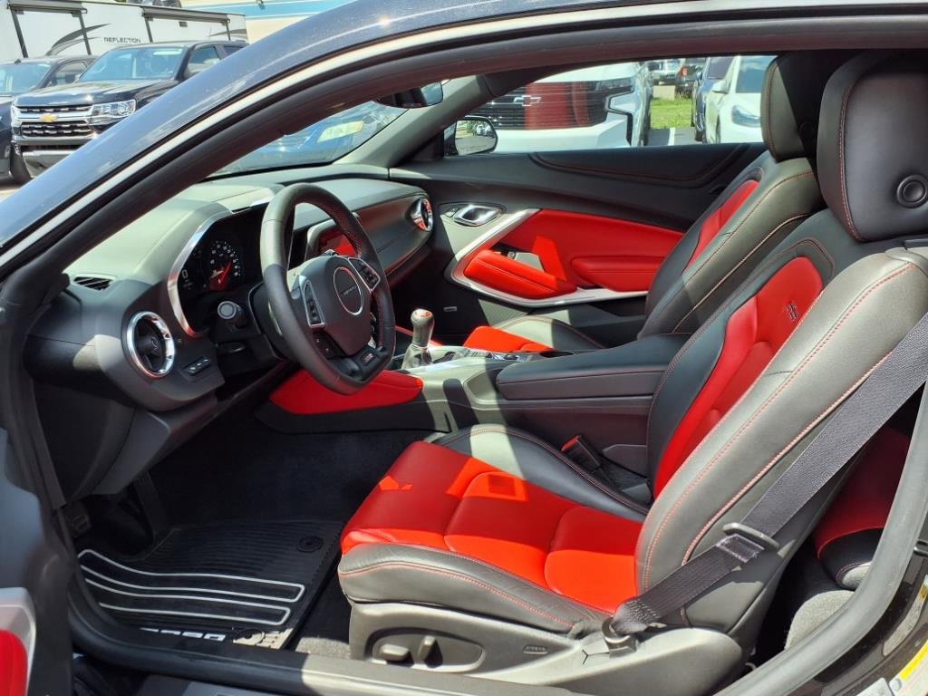 Used 2016 Chevrolet Camaro SS image 10