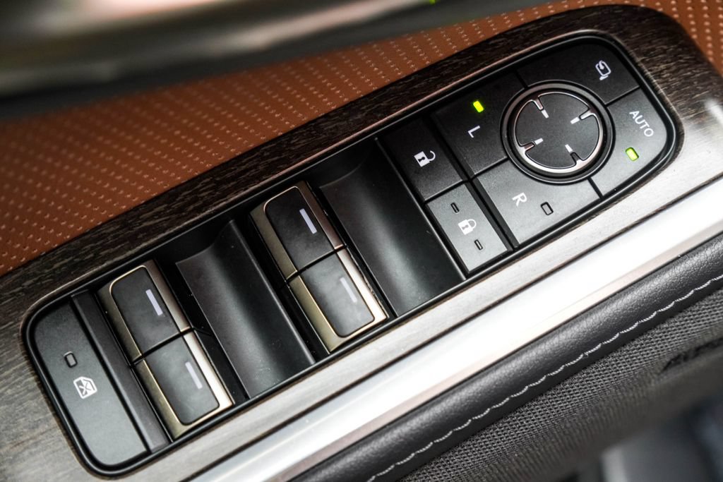 Used 2024 Lexus GX 550 w/ Accessory Package (2T) AWD/4WD image 45