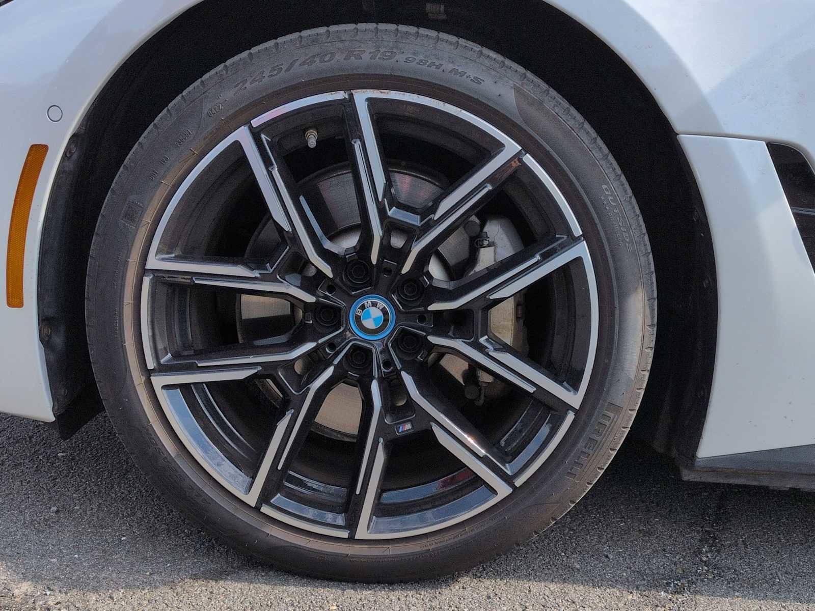 Certified 2022 BMW i4 eDrive40 w/ M Sport Package RWD image 14
