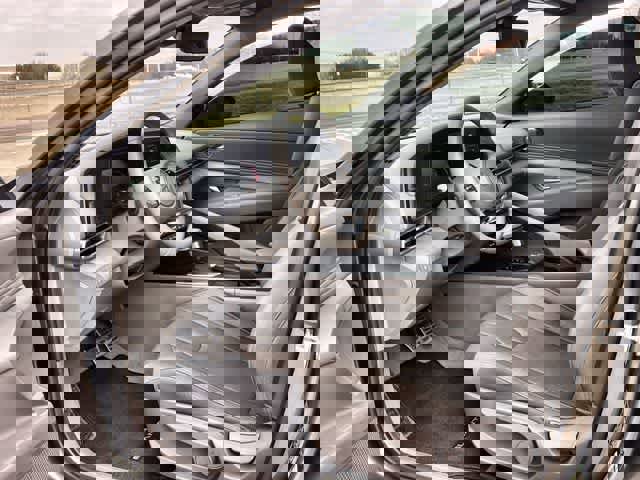 Used 2025 Hyundai Elantra Sport image 3