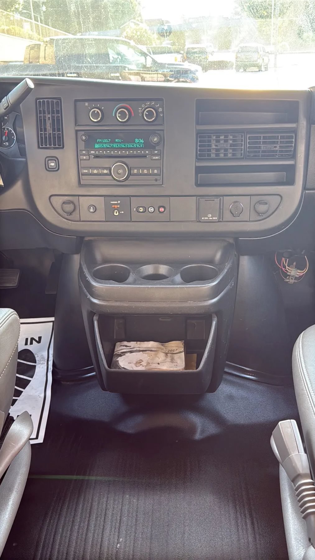 Used 2017 Chevrolet Express 3500 LS RWD image 21