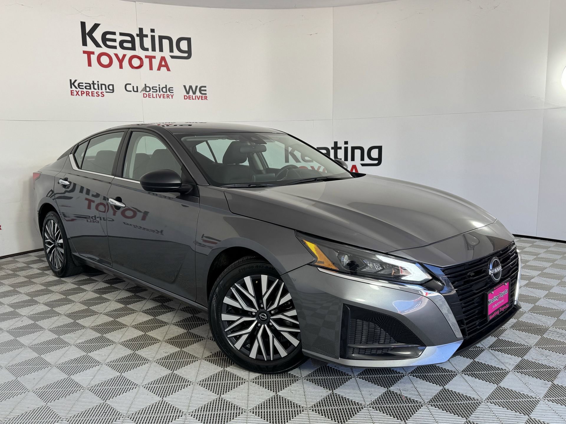 Used 2025 Nissan Altima 2.5 SV image 3