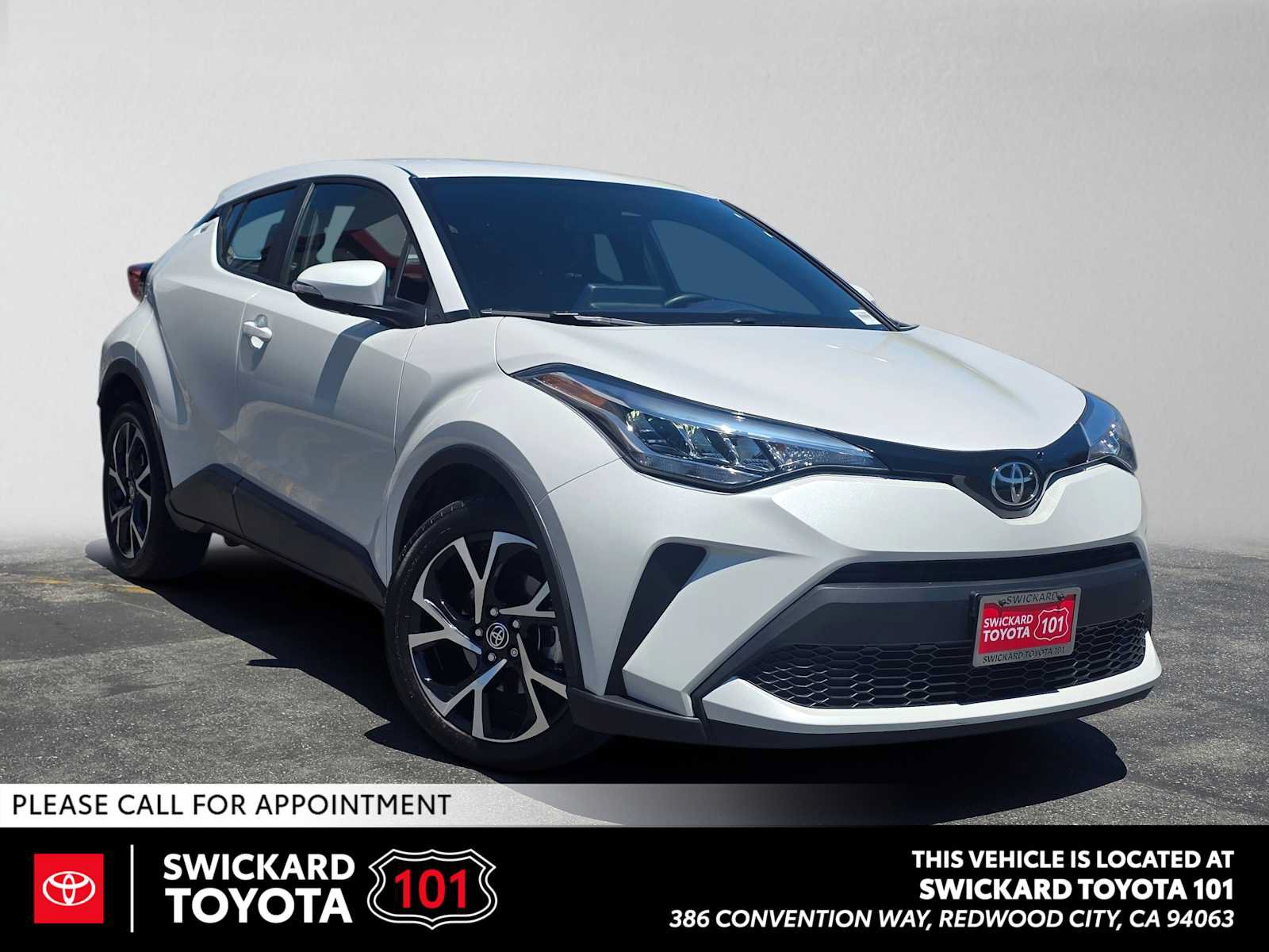 Used 2022 Toyota C-HR XLE FWD image 1