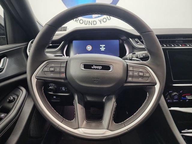 New 2025 Jeep Grand Cherokee Altitude image 19