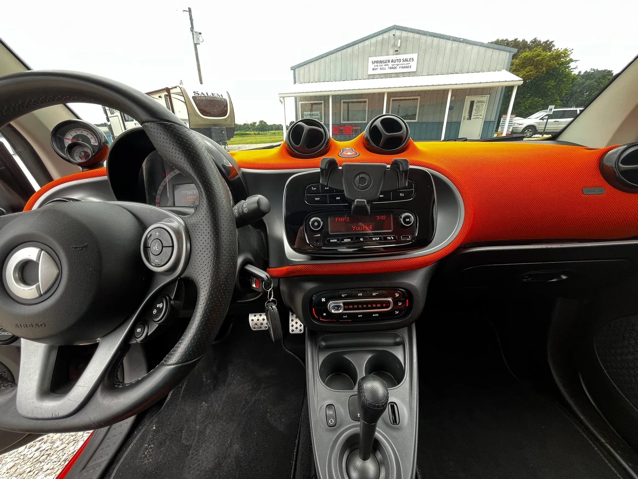 Used 2016 smart fortwo passion RWD image 16