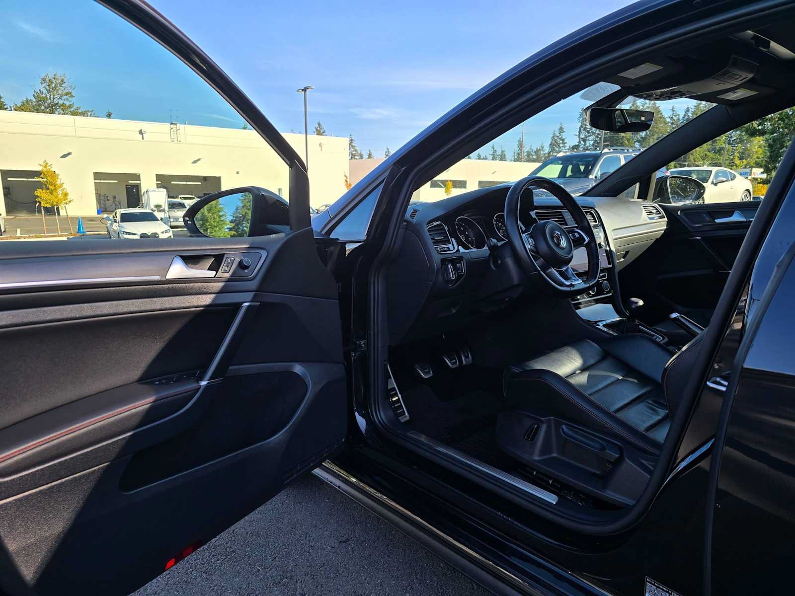 Used 2021 Volkswagen GTI SE FWD image 19