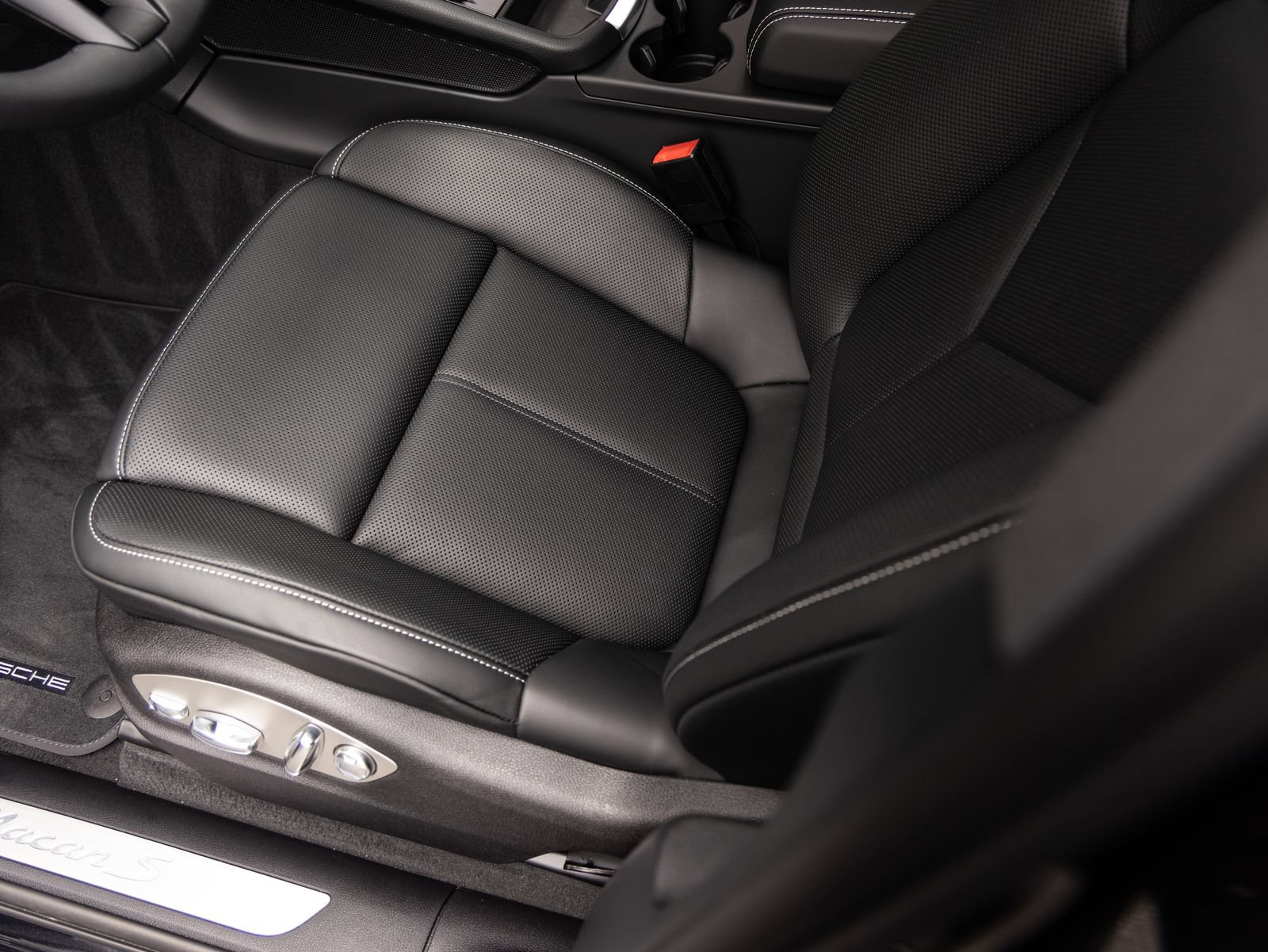 New 2026 Porsche Macan S AWD/4WD image 22
