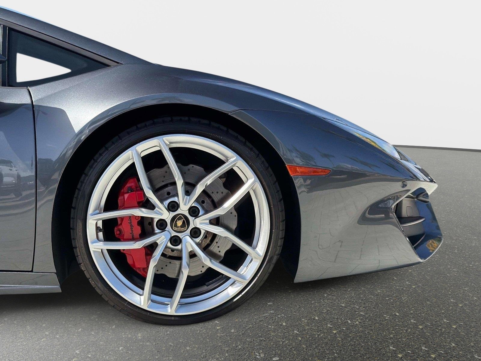 Used 2018 Lamborghini Huracan LP 580-2 RWD image 21