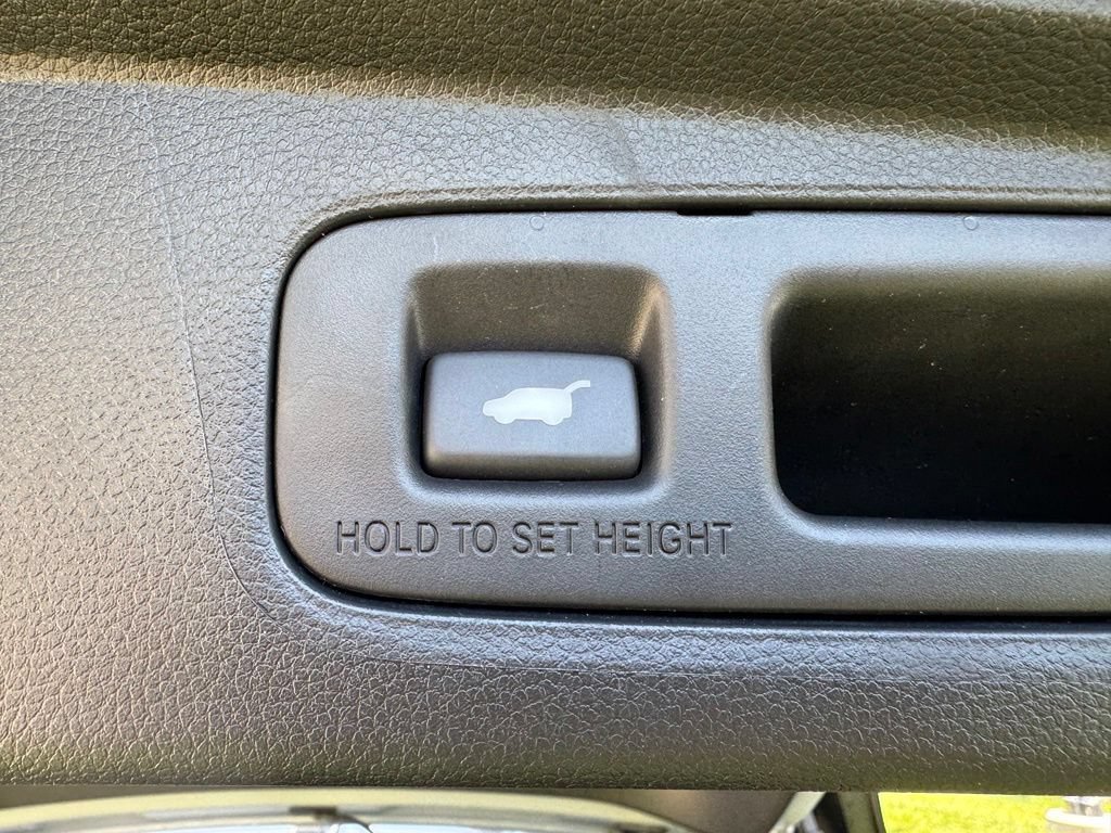 Used 2025 Honda CR-V Sport Touring image 12