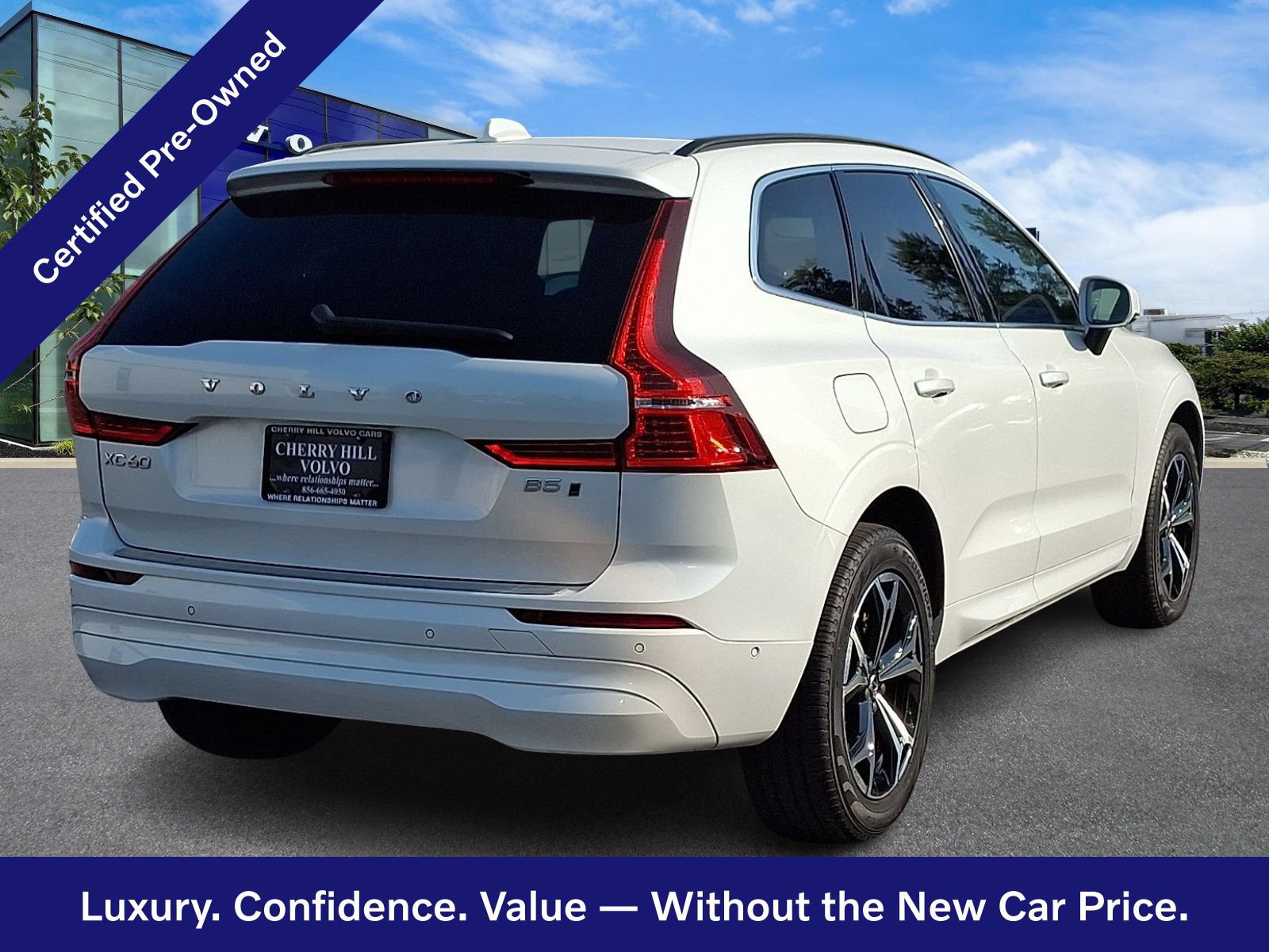 Certified 2022 Volvo XC60 B5 Momentum w/ Advanced Package AWD/4WD image 7
