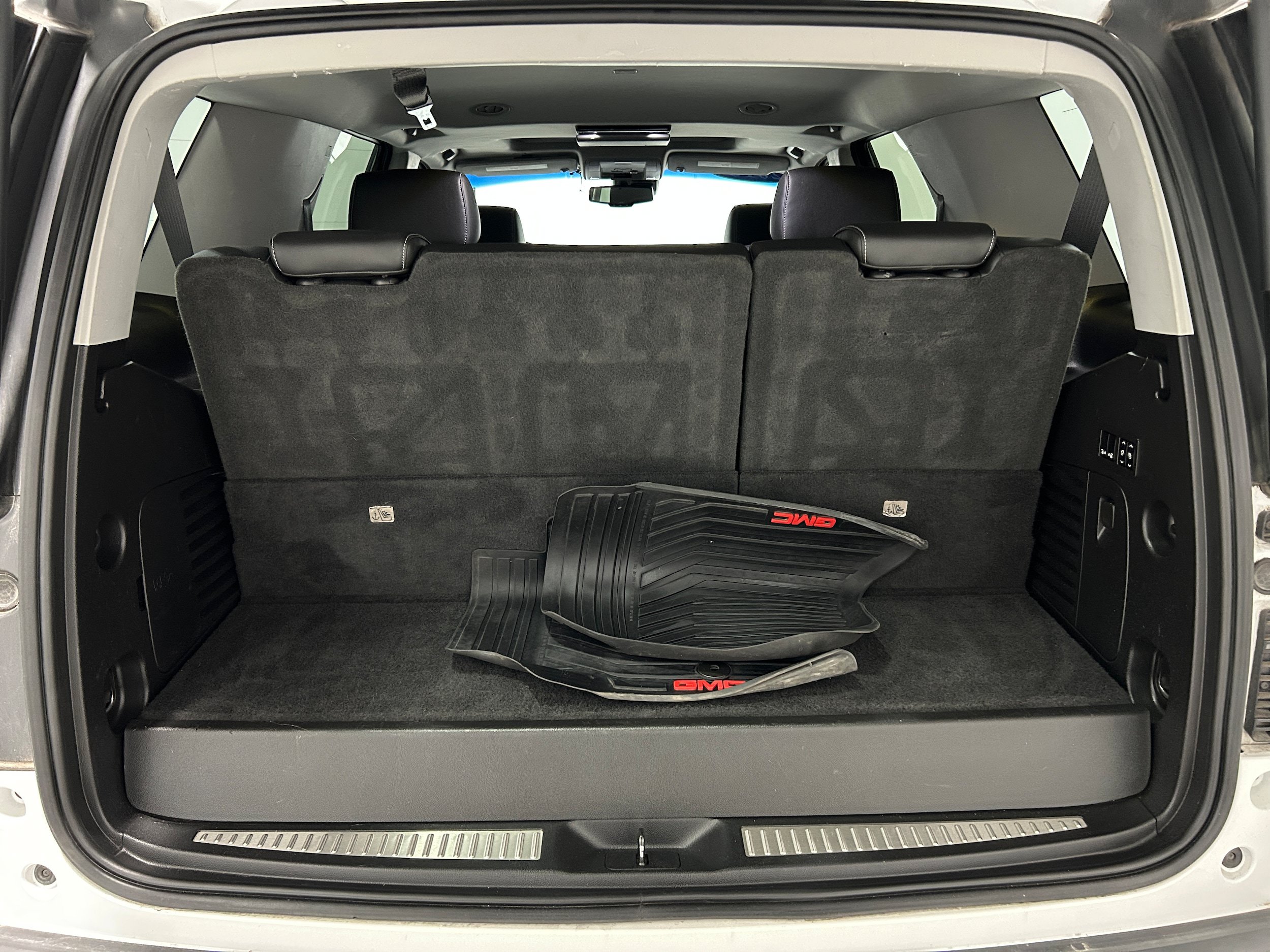 Used 2018 Chevrolet Tahoe Premier AWD/4WD image 37