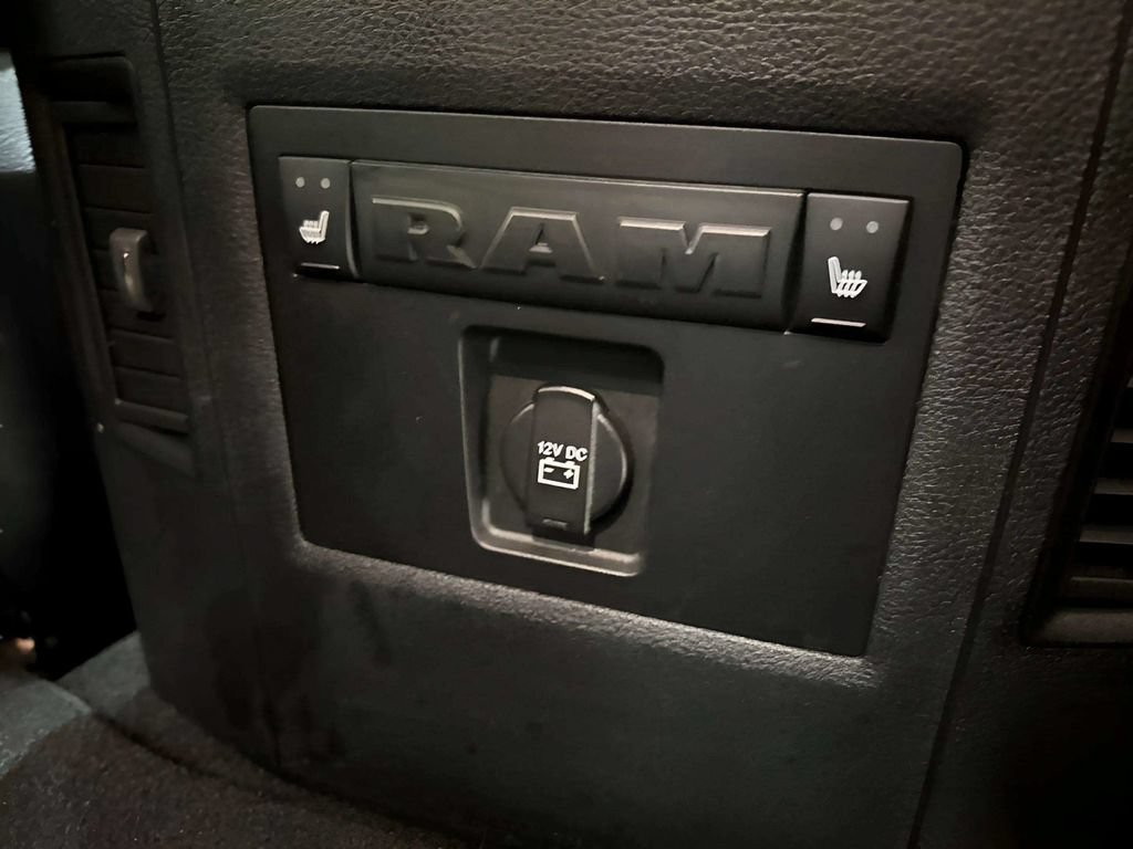Used 2017 RAM 1500 Laramie AWD/4WD image 16