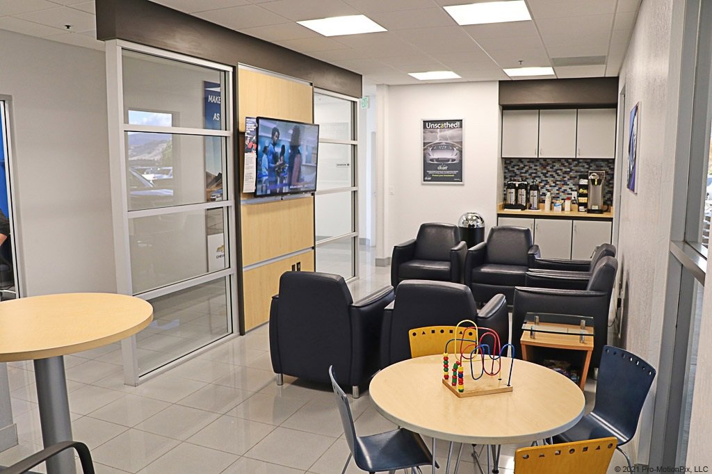 Used 2025 Chevrolet Suburban RST image 46