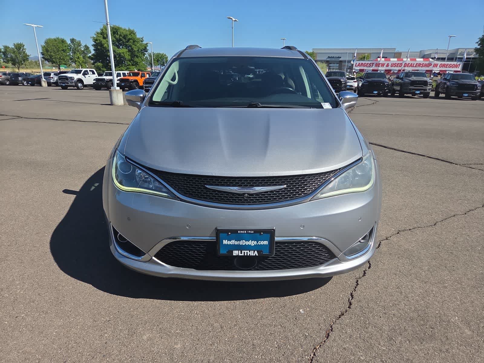 Used 2017 Chrysler Pacifica Limited FWD image 14