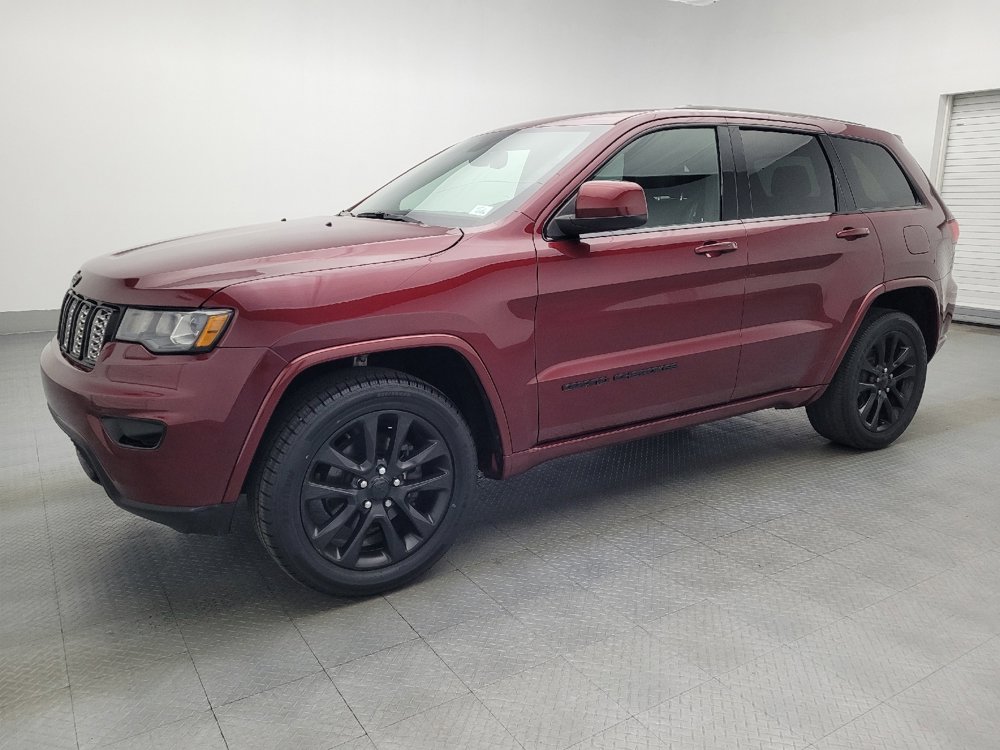 Used 2020 Jeep Grand Cherokee Altitude image 2
